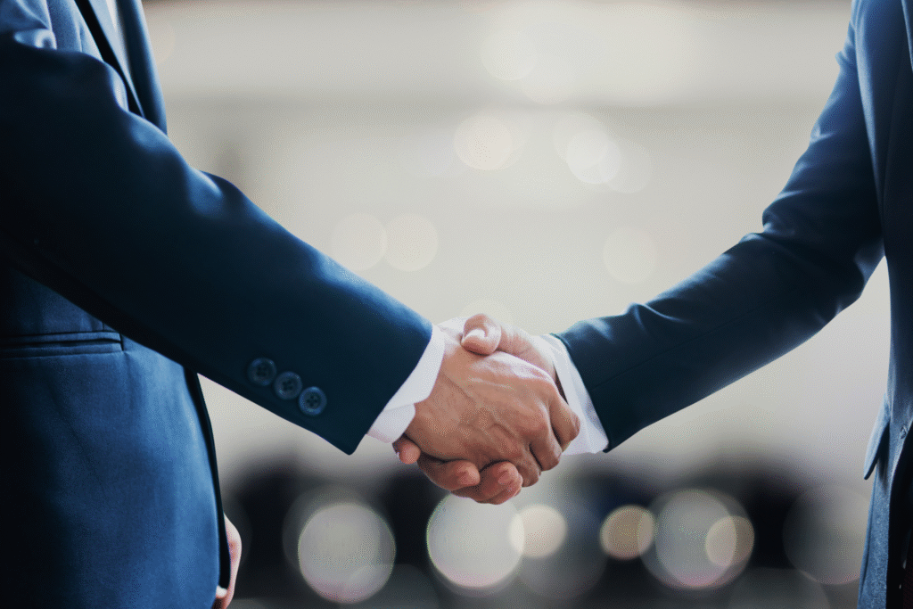 Omnichannel Ecosystems and Hybrid Partnerships